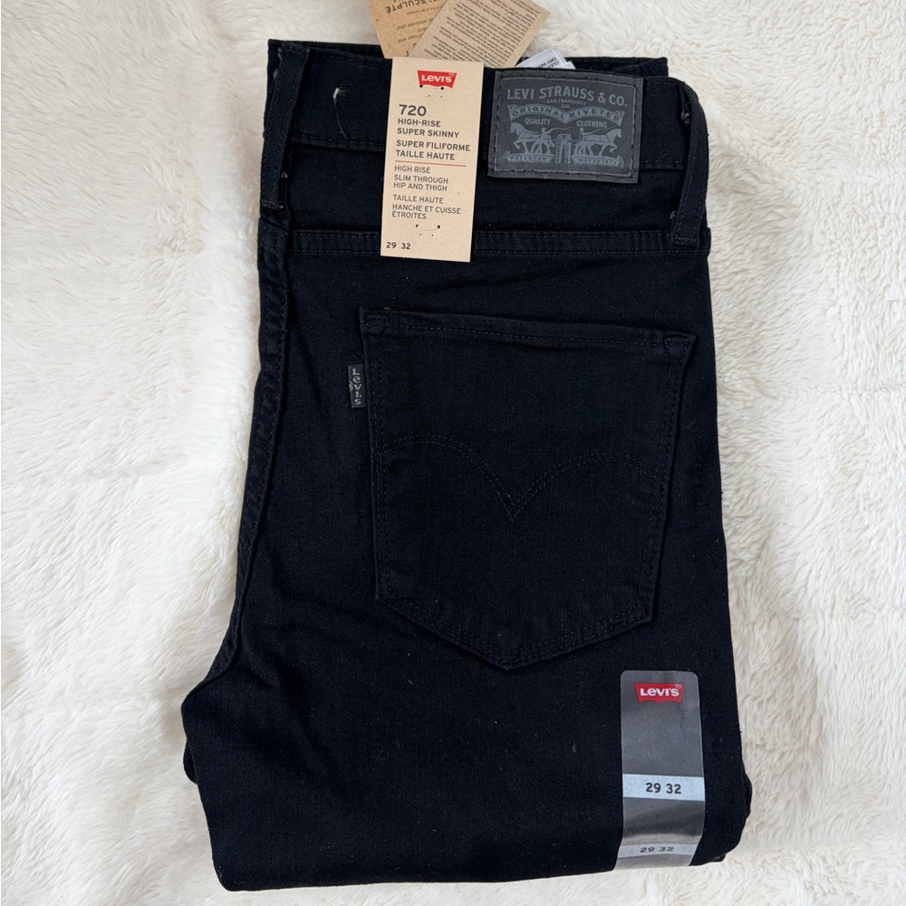 29x32 Levi's Black 720 Super High-Rise Skinny Jeans